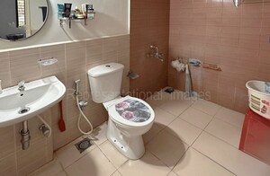 Bathroom in  Pg at Malad East – for Rent