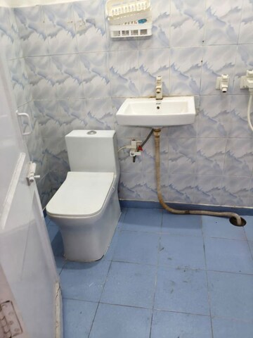 Bathroom in 1 RK Apartment at Arun Vihar, Sector 29 – for Rent