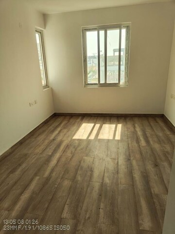 Room in 3 BHK Apartment at Invenger Towers, Indiranagar – for Sale