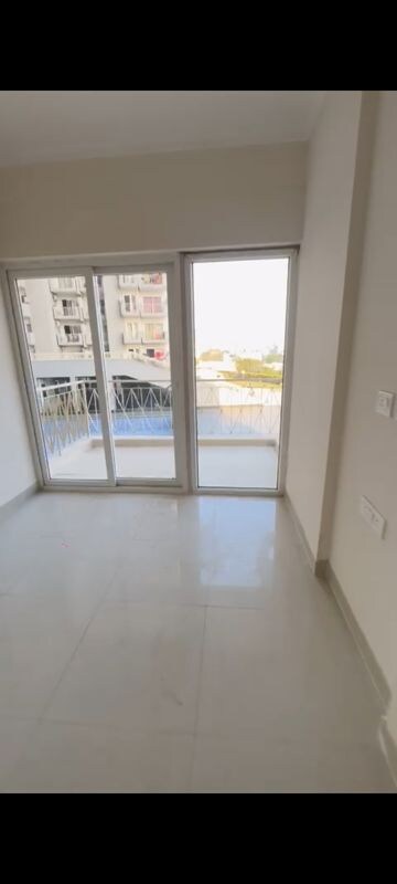 Room in 2 BHK Apartment at Pareena Micasa, Sector 68 – for Sale