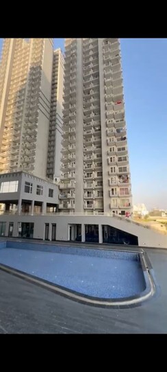 2 BHK + Servant Room Apartment For Sale in Pareena Micasa