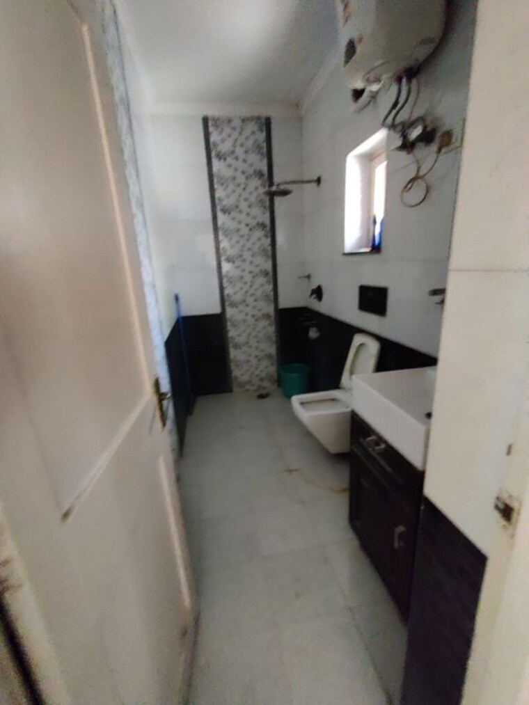 Bathroom, rwa-apartments-sector-29 2 Bedroom 1400 Sq.Ft. Apartment In Sector 29 Noida 10129286