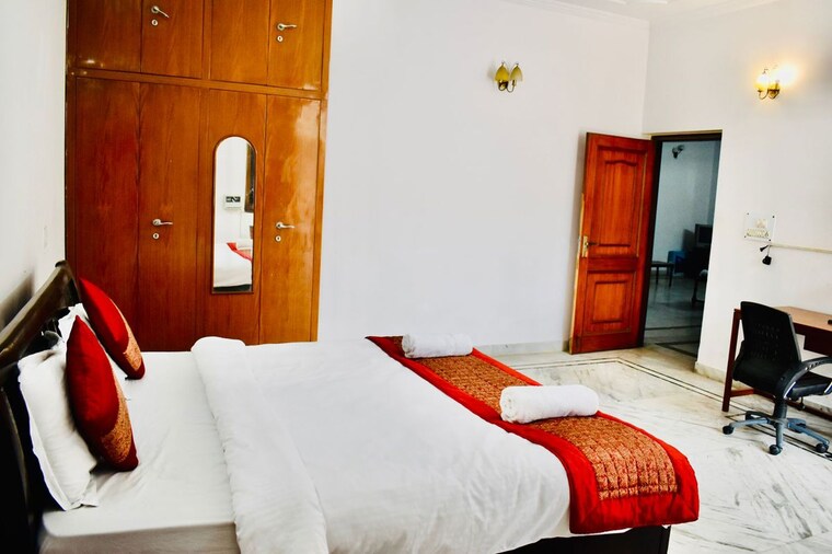 Bedroom, arun-vihar-sector-37 2 Bedroom 1408 Sq.Ft. Apartment In Sector 37 Noida 10129290