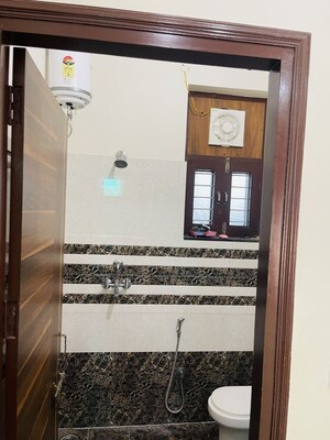 Bathroom in 2.5 BHK Builder Floor at Kardhani – for Rent