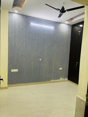 Bedroom in 2.5 BHK Builder Floor at Kardhani – for Rent