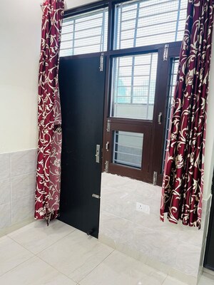 Bedroom in 2.5 BHK Builder Floor at Kardhani – for Rent