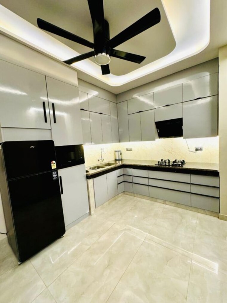 Kitchen, sector 16b 3 Bedroom 90 Sq.Yd. Villa In Sector 16b Noida 10129316
