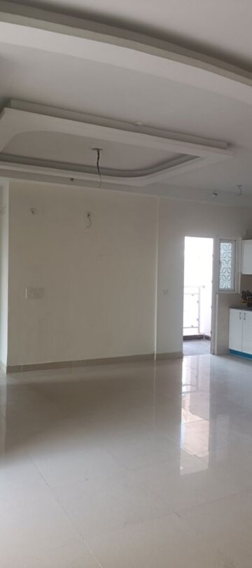 Room in 3 BHK Apartment at Samridhi Luxuriya Avenue, Sector 150 – for Rent
