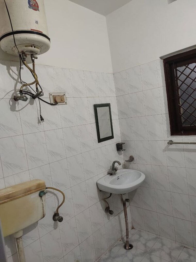 Bathroom, ashiyana 3 Bedroom 1938 Sq.Ft. Independent House In Ashiyana Lucknow 10129329