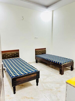 Room in  Pg at Lohgarh – for Rent