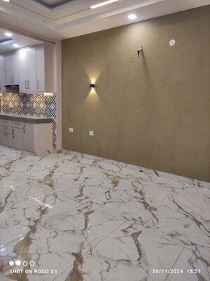 Room in 3 BHK Builder Floor at Rama Park – for Rent