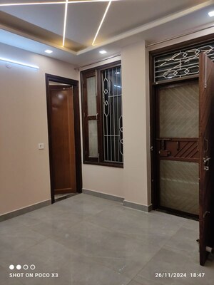 Room in 3 BHK Builder Floor at Rama Park – for Rent