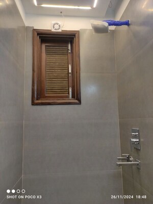 Room in 3 BHK Builder Floor at Rama Park – for Rent