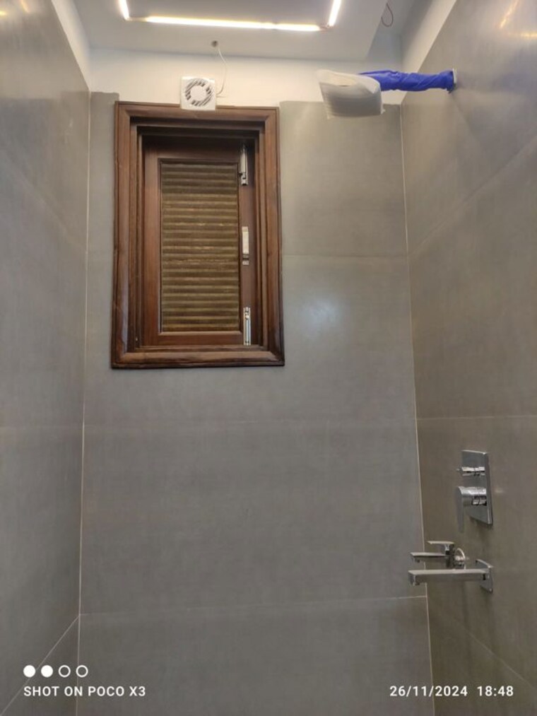 Room, rama park 3 Bedroom 100 Sq.Yd. Builder Floor In Rama Park Delhi 10129369