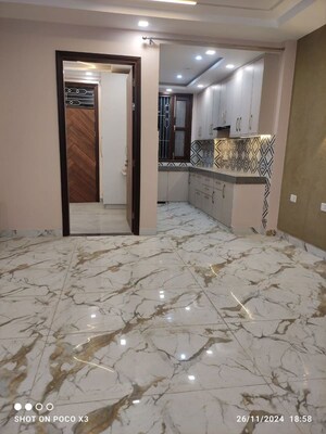 Room in 3 BHK Builder Floor at Rama Park – for Rent