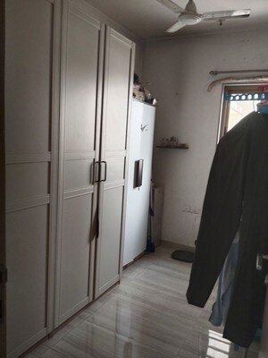 Building Lobby in 2.5 BHK Apartment at Sheth Vasant Oasis, Andheri East – for Rent