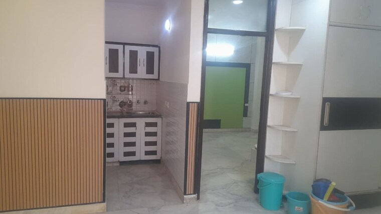 Room, ramesh nagar 2 Bedroom 100 Sq.Yd. Builder Floor In Ramesh Nagar Delhi 10129405