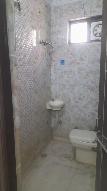 Bathroom in 2 BHK Builder Floor at Ramesh Nagar – for Rent
