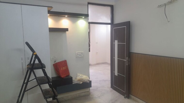 Room, ramesh nagar 2 Bedroom 100 Sq.Yd. Builder Floor In Ramesh Nagar Delhi 10129405