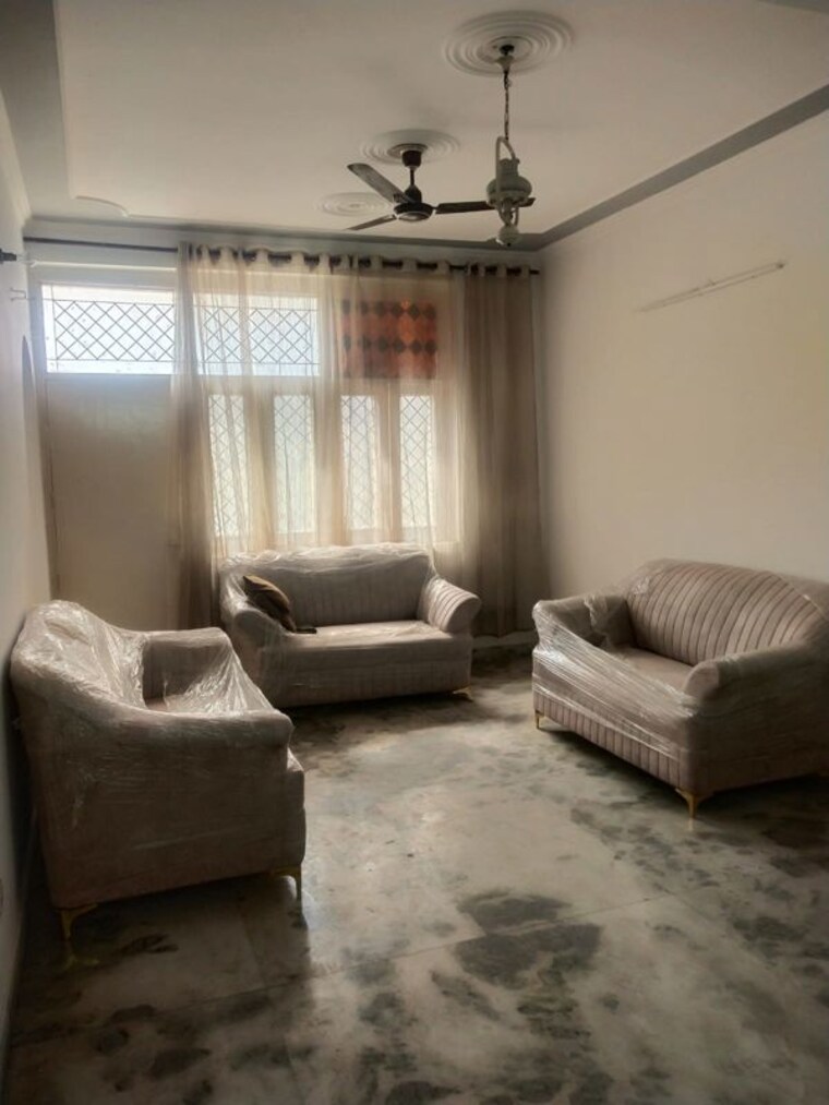 Living Room, ntpc-township 2 Bedroom 850 Sq.Ft. Builder Floor In Sector 33 Noida 10129409