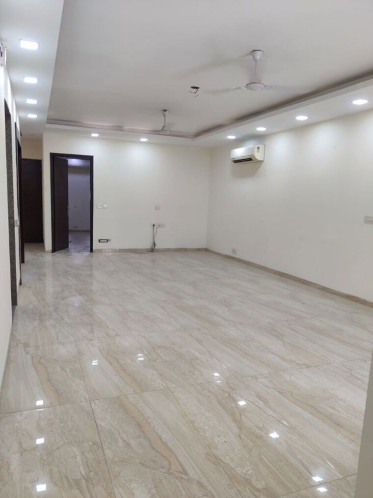 Room, tagore garden extension 2 Bedroom 80 Sq.Yd. Builder Floor In Tagore Garden Extension Delhi 10129423