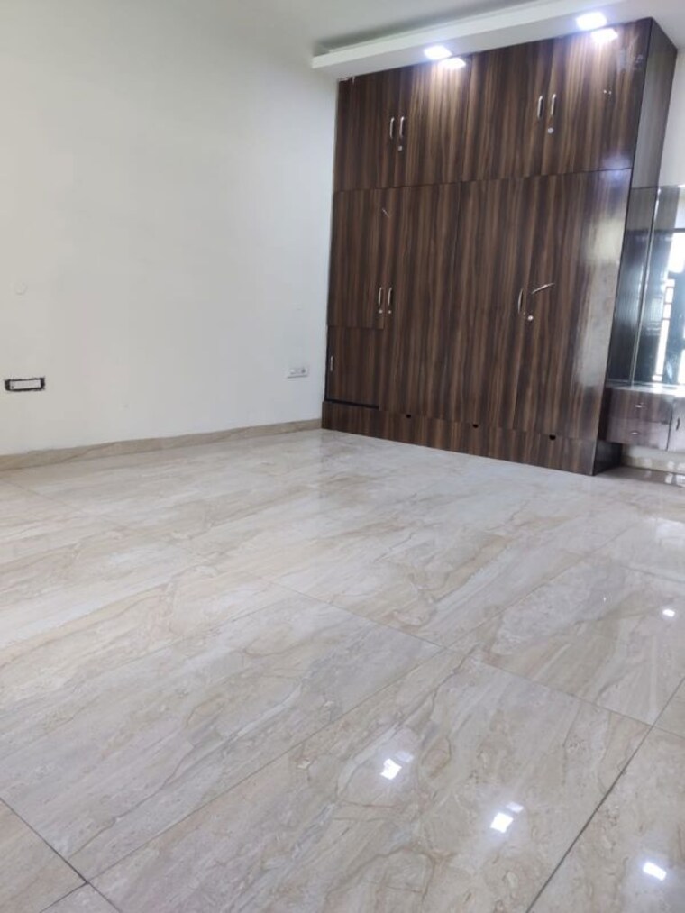 Room, tagore garden extension 2 Bedroom 80 Sq.Yd. Builder Floor In Tagore Garden Extension Delhi 10129423