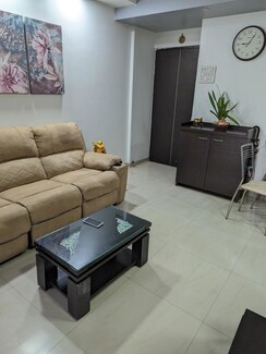 2.5 BHK Apartment For Sale in Goregaon East