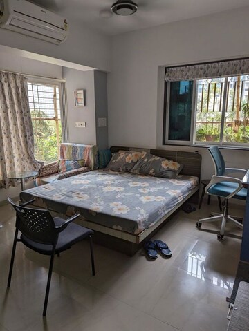 Bedroom in 2.5 BHK Apartment at Goregaon East – for Sale