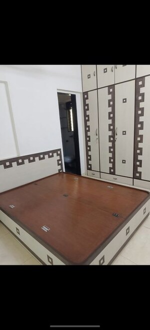 Room in 1 BHK Apartment at Evershine CHS Malad, Malad West – for Rent