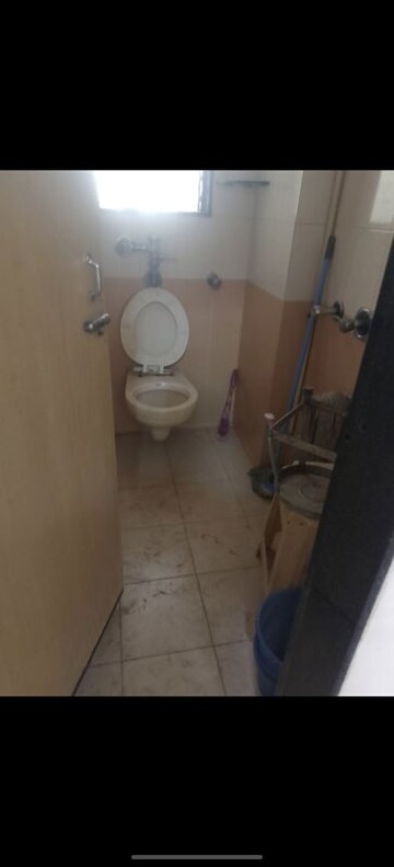 Bathroom in 1 BHK Apartment at Evershine CHS Malad, Malad West – for Rent