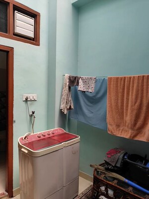 Furnished Amenities in 2.5 BHK Builder Floor at Gomti Nagar – for Rent