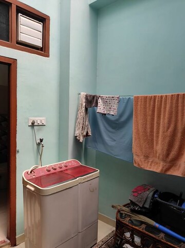 Furnished Amenities in 2.5 BHK Builder Floor at Gomti Nagar – for Rent