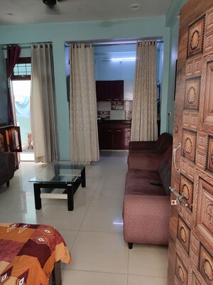 Living Room in 2.5 BHK Builder Floor at Gomti Nagar – for Rent