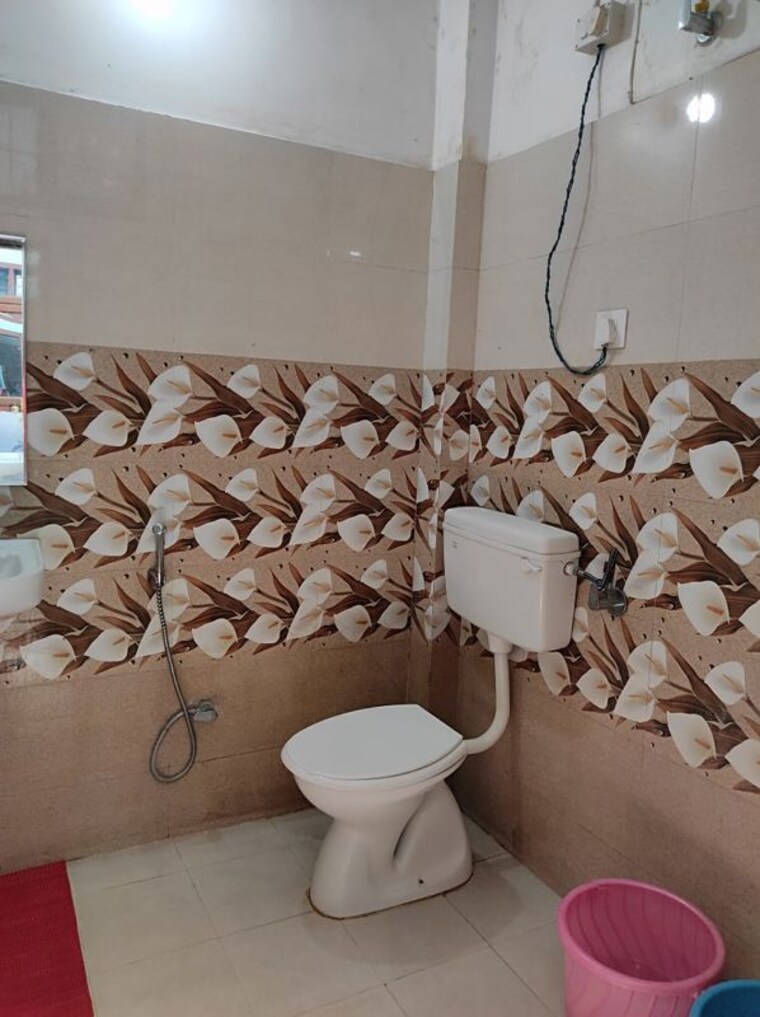 Bathroom, gomti nagar 2.5 Bedroom 1250 Sq.Ft. Builder Floor In Gomti Nagar Lucknow 10129476