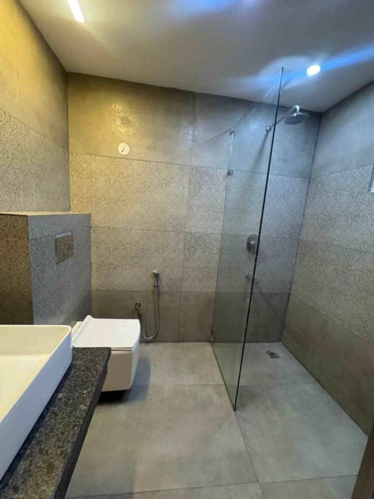 Bathroom, saket 3 Bedroom 1200 Sq.Ft. Builder Floor In Saket Delhi 10129478