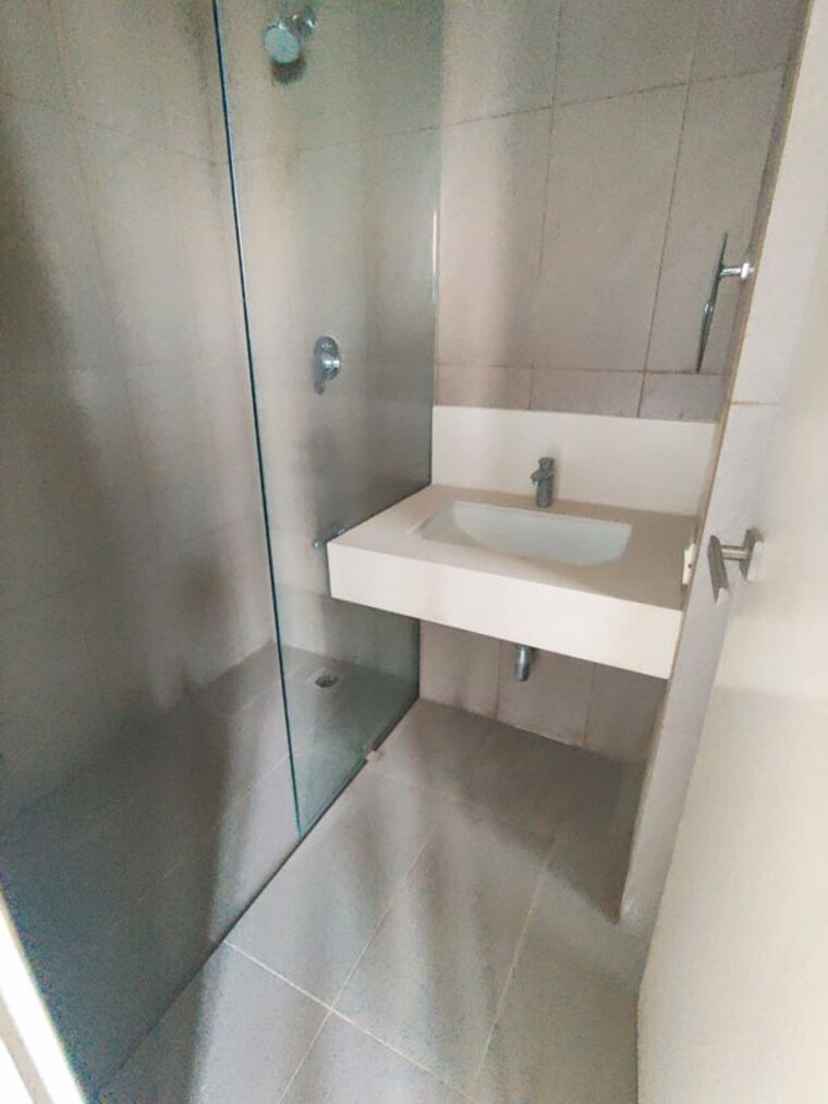 Bathroom, ireo-skyon 3 Bedroom 2045 Sq.Ft. Apartment In Sector 60 Gurgaon 10129479