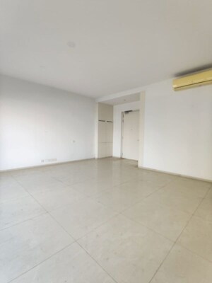 Room in 3 BHK Apartment at Ireo Skyon, Sector 60 – for Sale