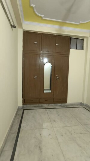 Room in 3 BHK Builder Floor at Vaishali Sector 5 – for Sale