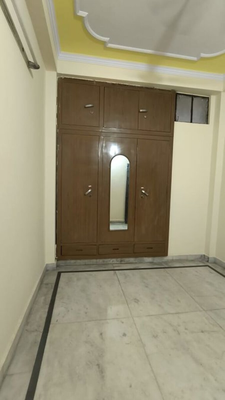 Room, vaishali sector 5 3 Bedroom 1000 Sq.Ft. Builder Floor In Vaishali Sector 5 Ghaziabad 10129483