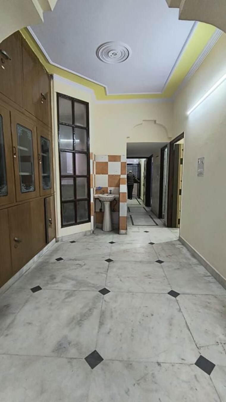 Room, vaishali sector 5 3 Bedroom 1000 Sq.Ft. Builder Floor In Vaishali Sector 5 Ghaziabad 10129483