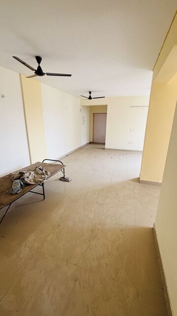 Room in 3 BHK Apartment at Imperia Esfera, Sector 37c – for Rent