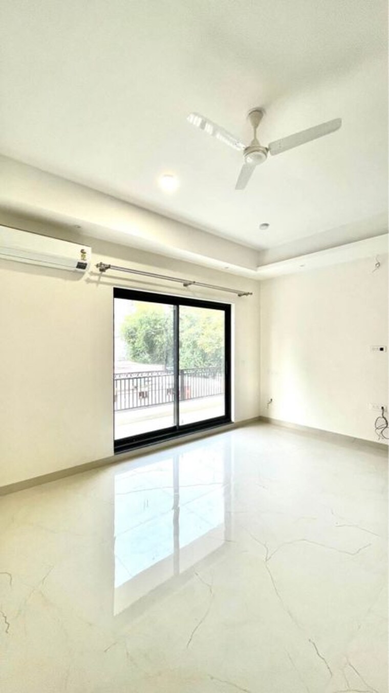 Room, saket 4 Bedroom 1800 Sq.Ft. Builder Floor In Saket Delhi 10129496