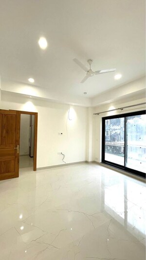 Room in 4 BHK Builder Floor at Saket – for Rent