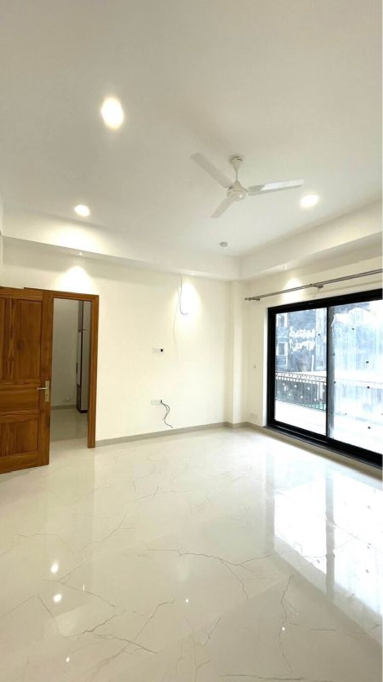 Room, saket 4 Bedroom 1800 Sq.Ft. Builder Floor In Saket Delhi 10129496