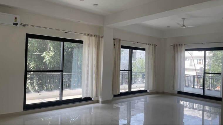 Room, saket 4 Bedroom 1800 Sq.Ft. Builder Floor In Saket Delhi 10129496