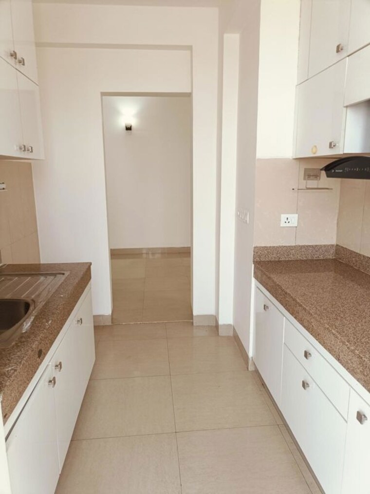 Kitchen, emaar-emerald-estate 3 Bedroom 1310 Sq.Ft. Apartment In Sector 65 Gurgaon 10129503