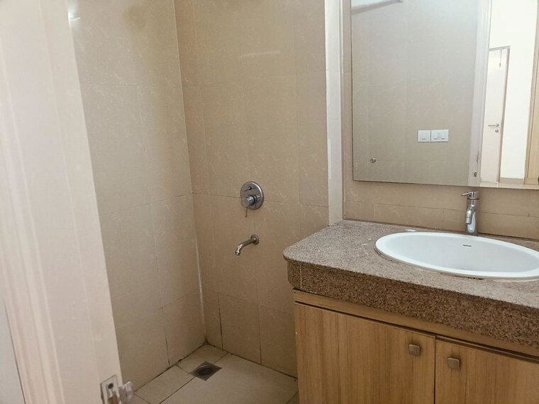Bathroom, emaar-emerald-estate 3 Bedroom 1310 Sq.Ft. Apartment In Sector 65 Gurgaon 10129503