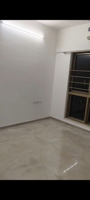 Room in 2 BHK Apartment at Sheth Vasant Blossom, Marol – for Rent