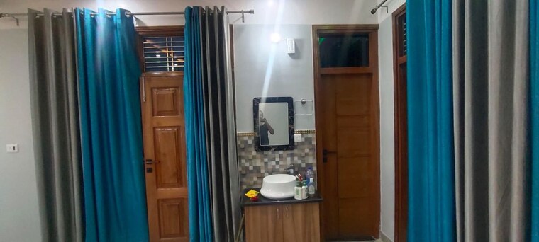 Bathroom, dayal-friends-colony 2 Bedroom 1200 Sq.Ft. Independent House In Amar Shaheed Path Lucknow 10129505