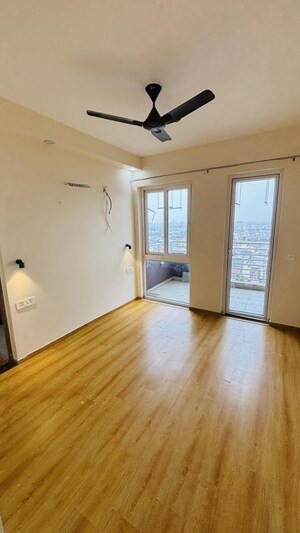 Room in 3 BHK Apartment at ILD Grand, Sector 37c – for Rent